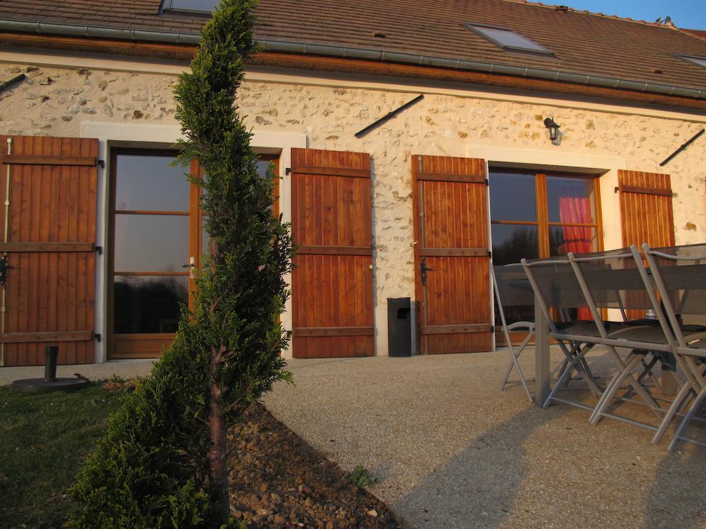 Au Domelia Provinois Hotel Cerneux Exterior photo