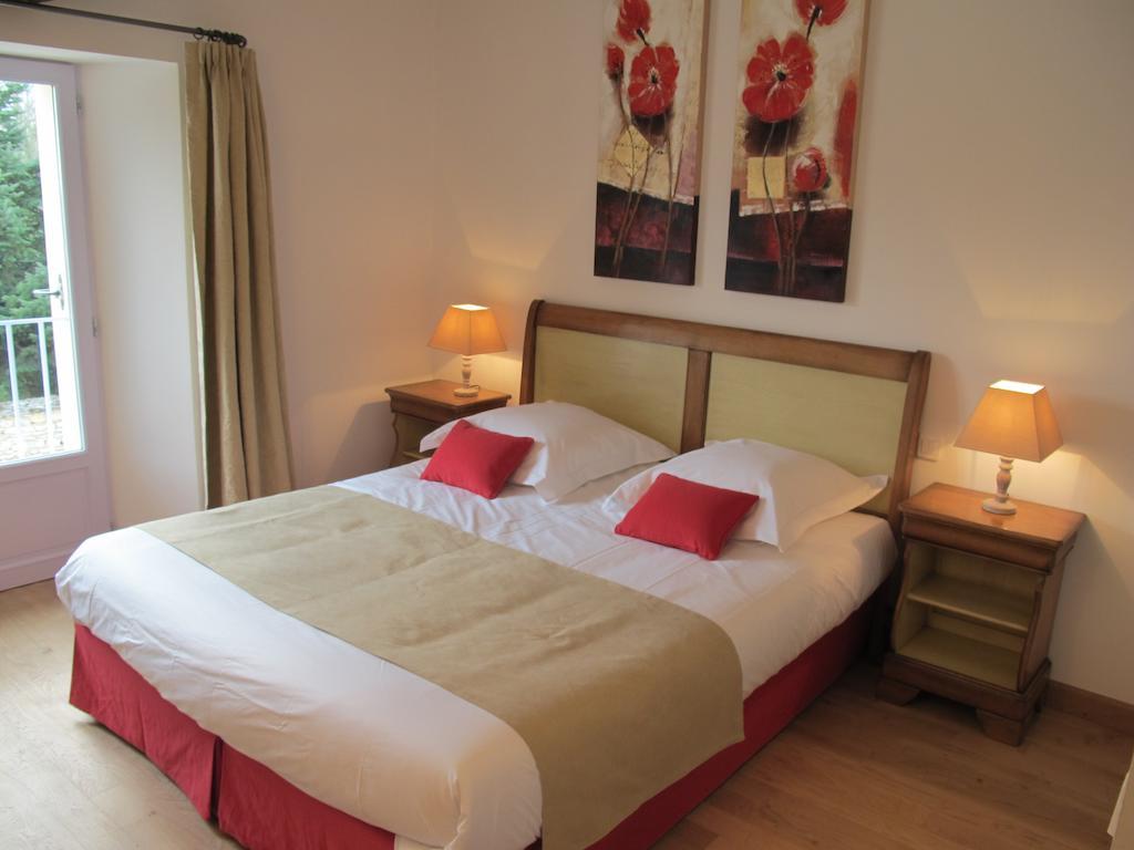 Au Domelia Provinois Hotel Cerneux Room photo